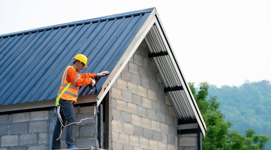 Professional gutter cleaning in Elberta, AL
